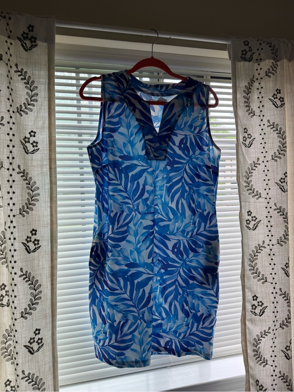 Stella Parker Blue Leaf-Print Sleeveless Shift Dress with pockets